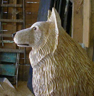 Holzskulptur Weisser Sch�ferhund "Jerome"