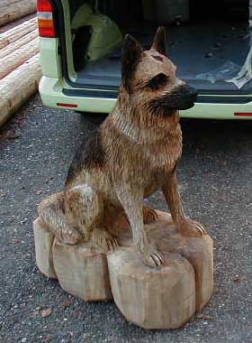 Sch�ferhund Motors�gen Skulptur