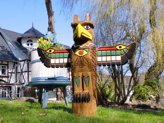 Totem "Thunder Source"