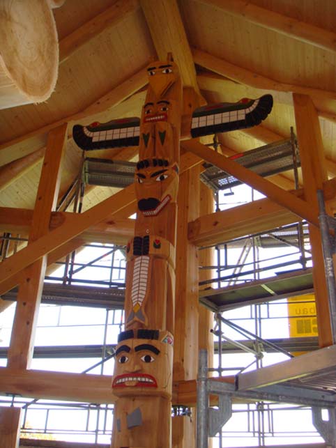 Totempfahl "Baer" aus Zedernholz